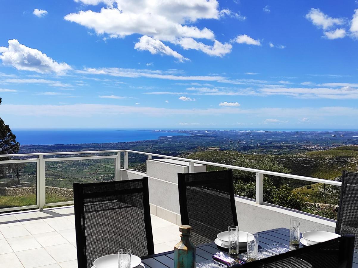 Villa Orizzonte Sullo Jonio อาโวลา ภายนอก รูปภาพ